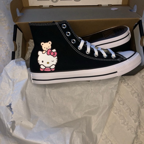 Hello Kitty Converse